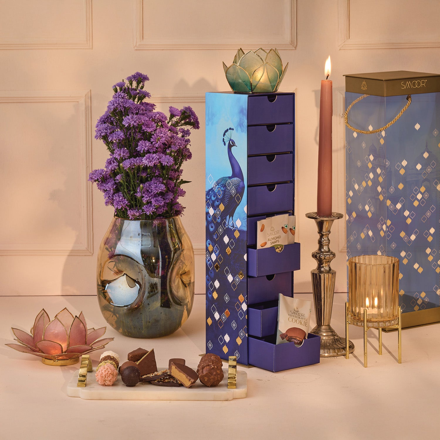 FESTIVE LIGHT HAMPER LARGE