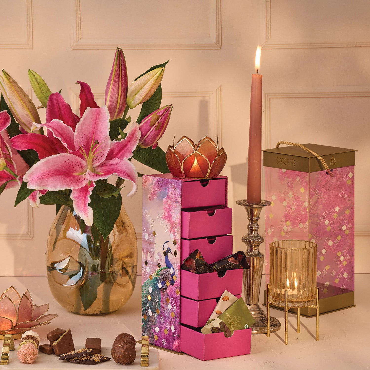 FESTIVE LIGHT HAMPER SMALL